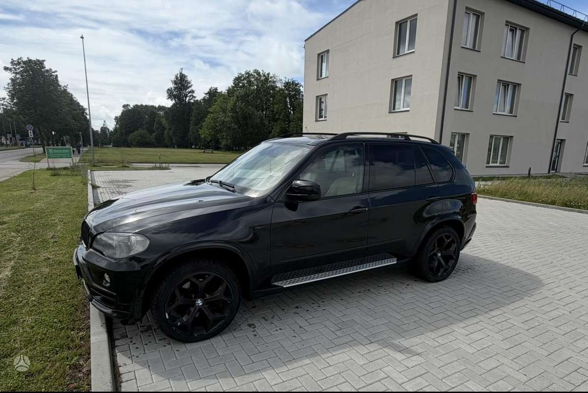 BMW X5 2007 — interior