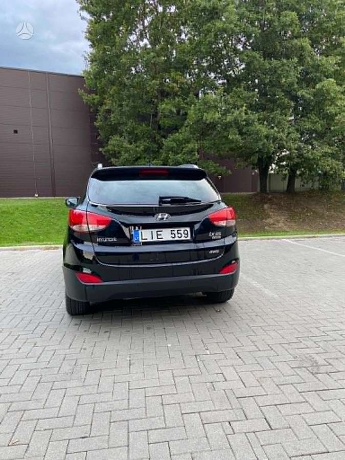 Hyundai ix35 2012 — engine 1995 cm³, 184 HP (135kW)