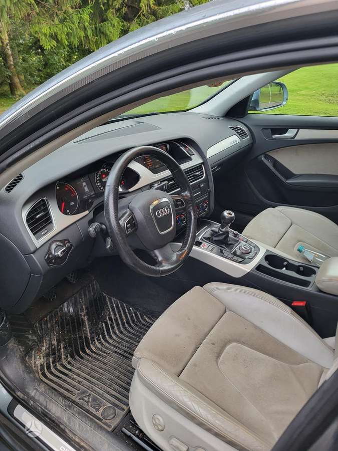 Audi A4 2010 — photo 10