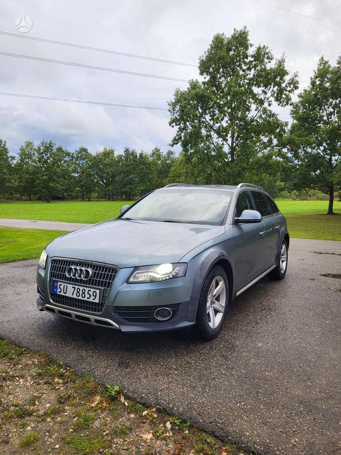 Audi A4 2010 — rear view