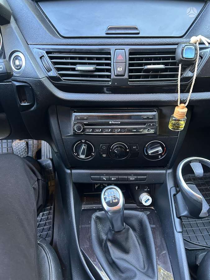 BMW X1 2012 — photo 10
