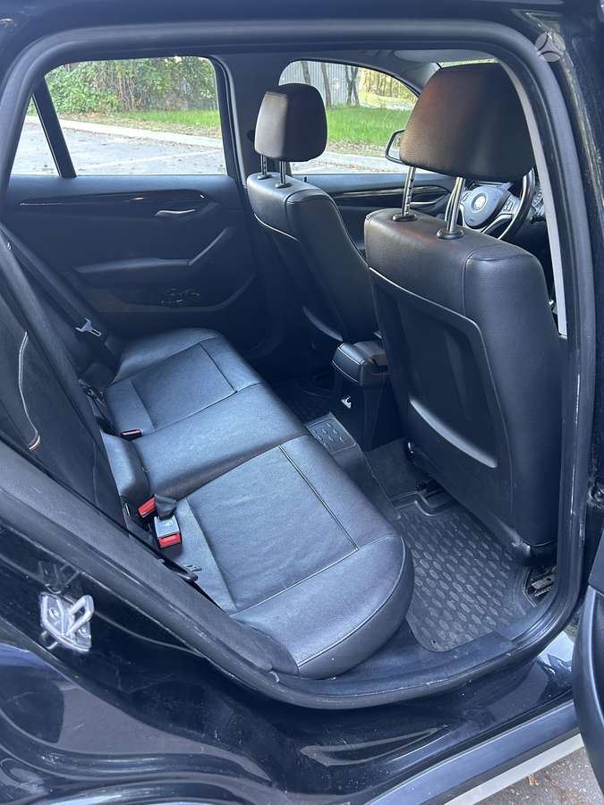 BMW X1 2012 — photo 8