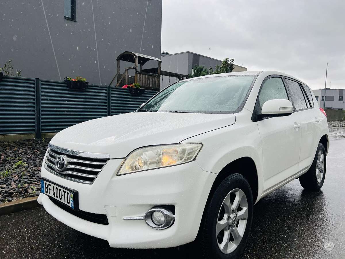 Toyota RAV4 2012 — photo 10