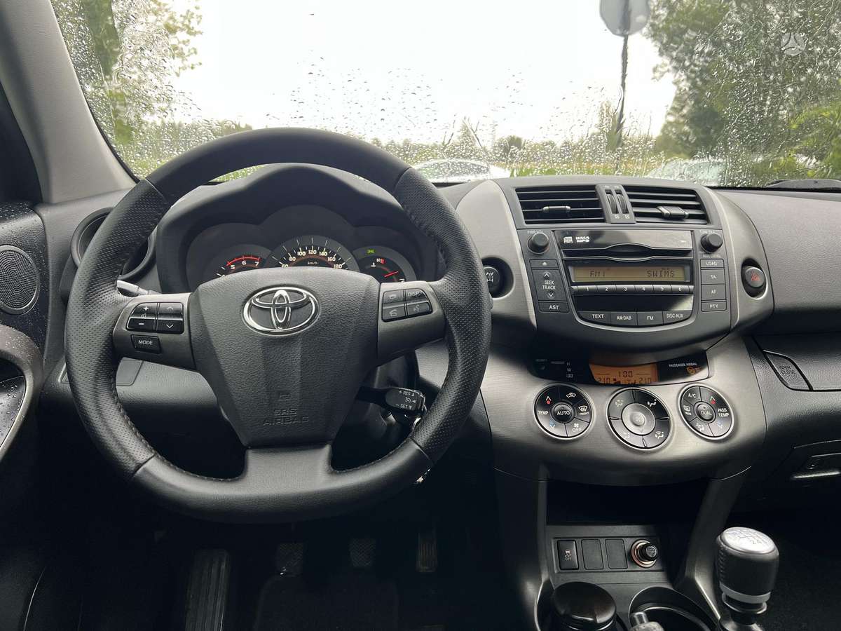 Toyota RAV4 2012 — photo 14