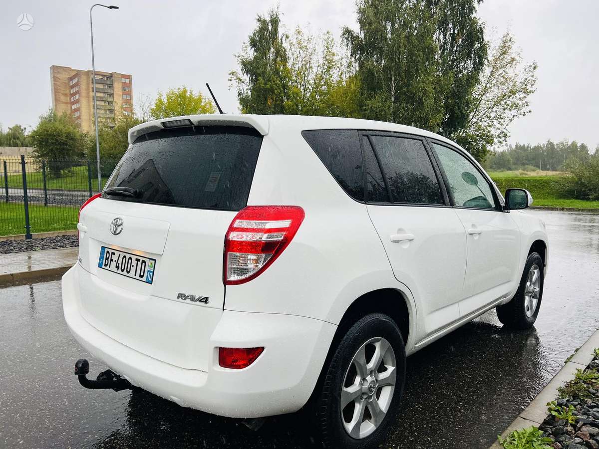 Toyota RAV4 2012 — photo 8