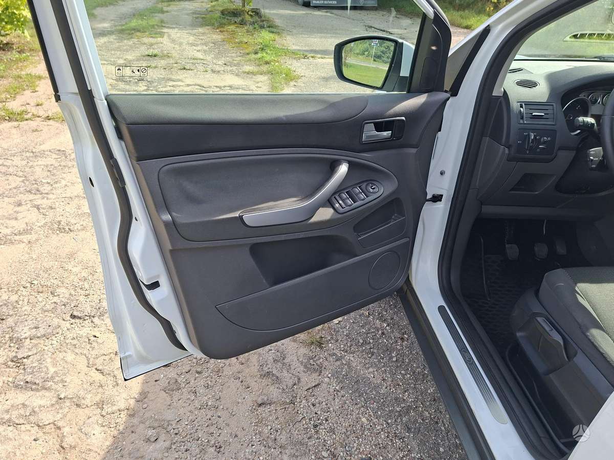 Ford Kuga 2010 — photo 11