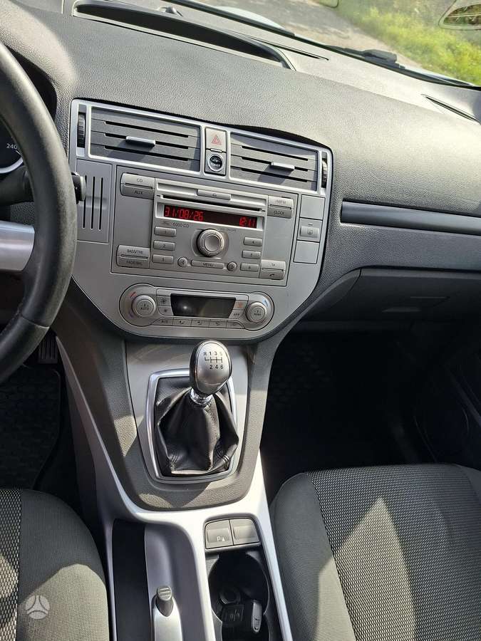 Ford Kuga 2010 — photo 12