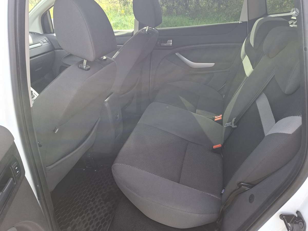Ford Kuga 2010 — photo 14