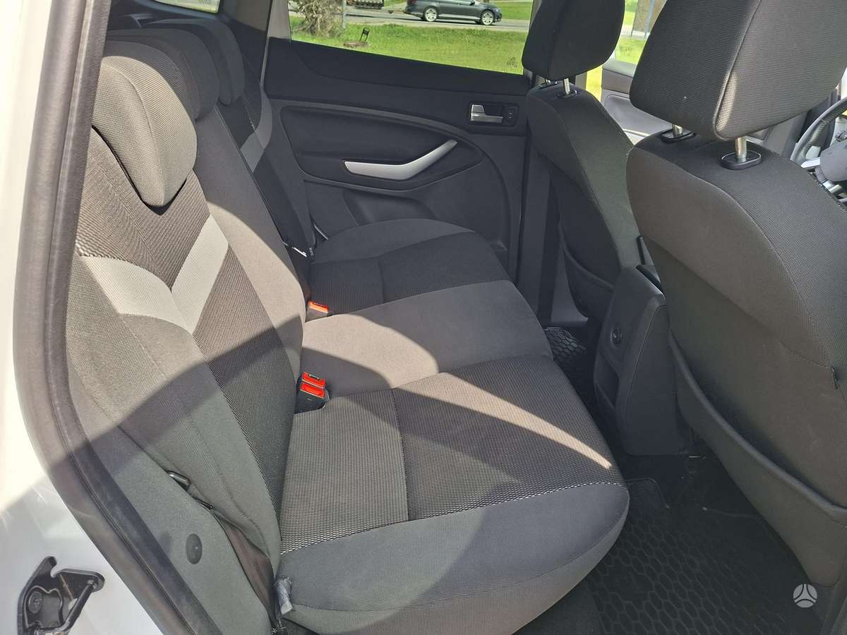 Ford Kuga 2010 — photo 18