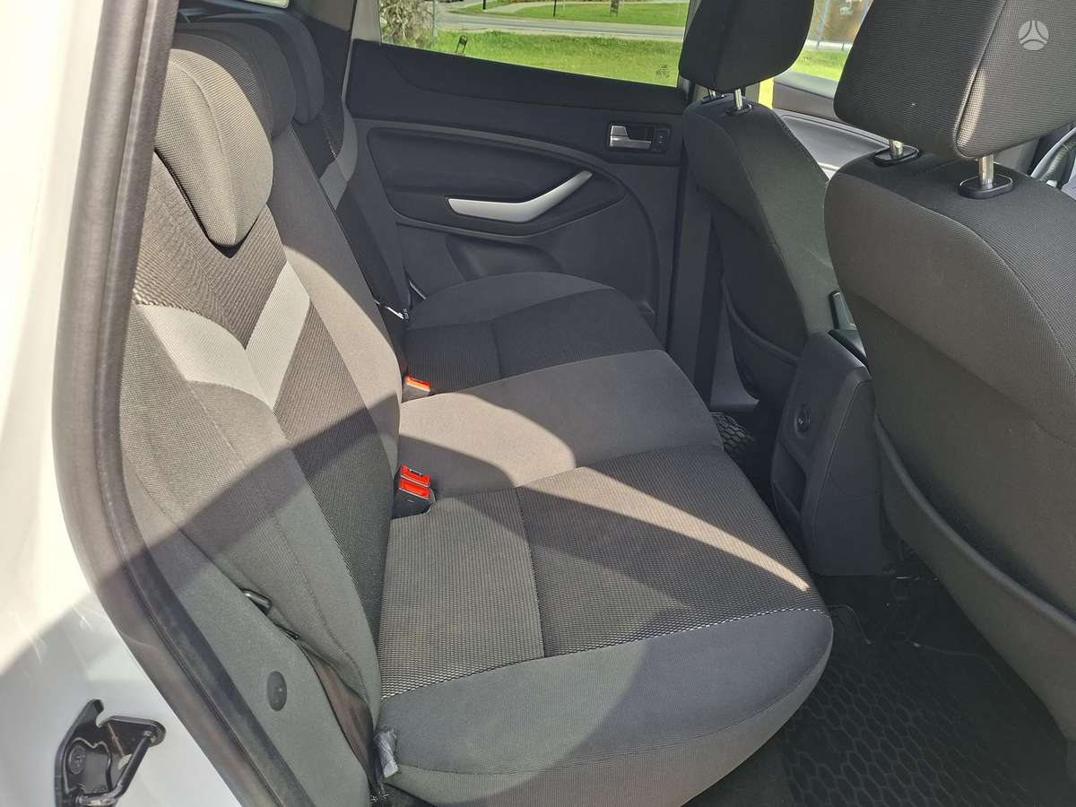 Ford Kuga 2010 — photo 19