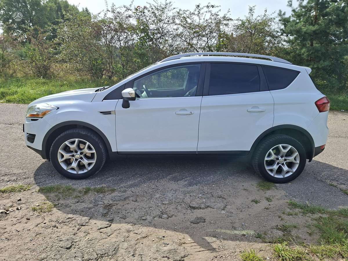 Ford Kuga 2010 — rear view