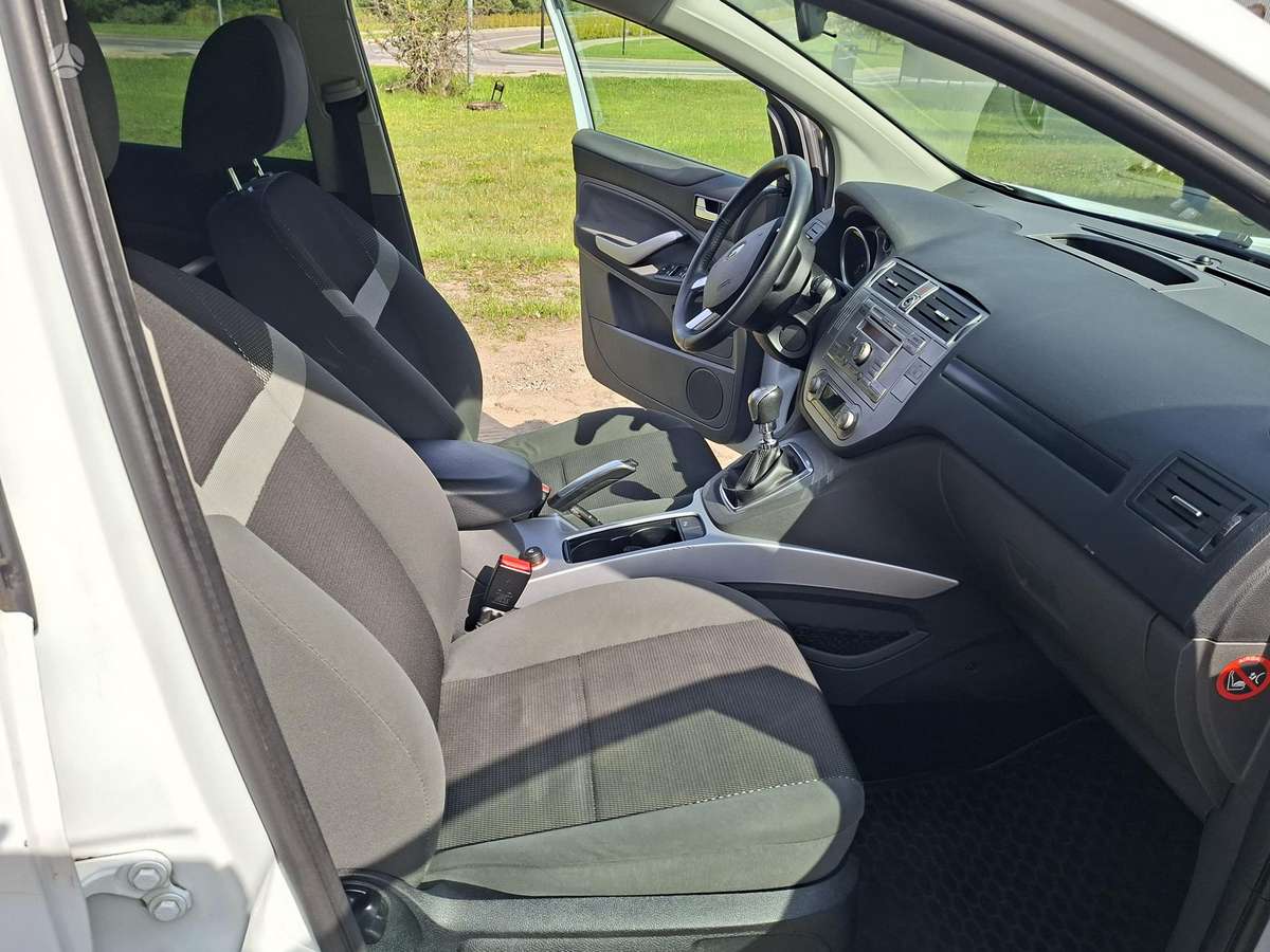 Ford Kuga 2010 — photo 22