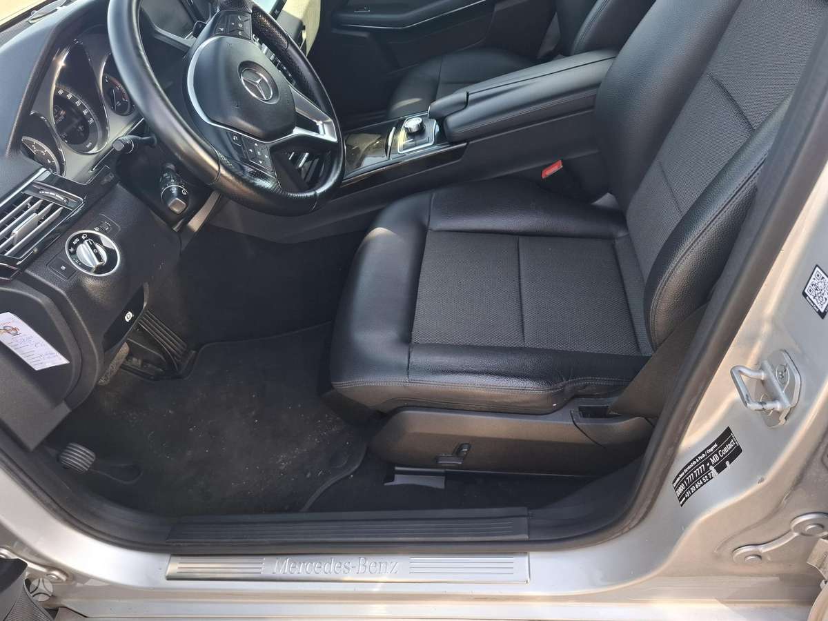 Mercedes-Benz E220 2013 — photo 17