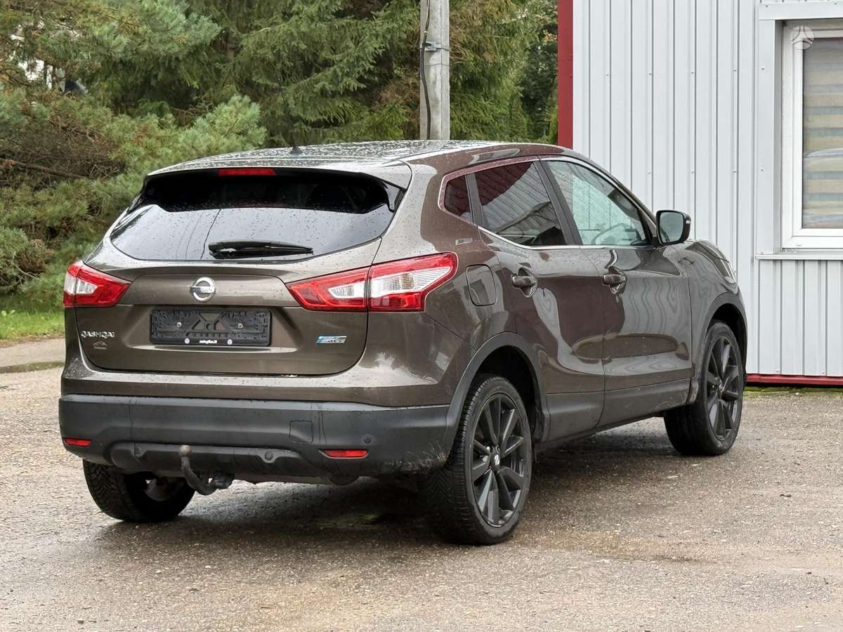 Nissan Qashqai 2014 — interior