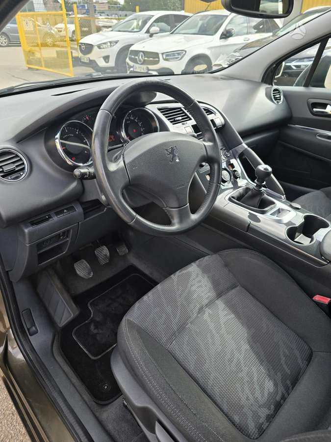 Peugeot 3008 2010 — photo 12