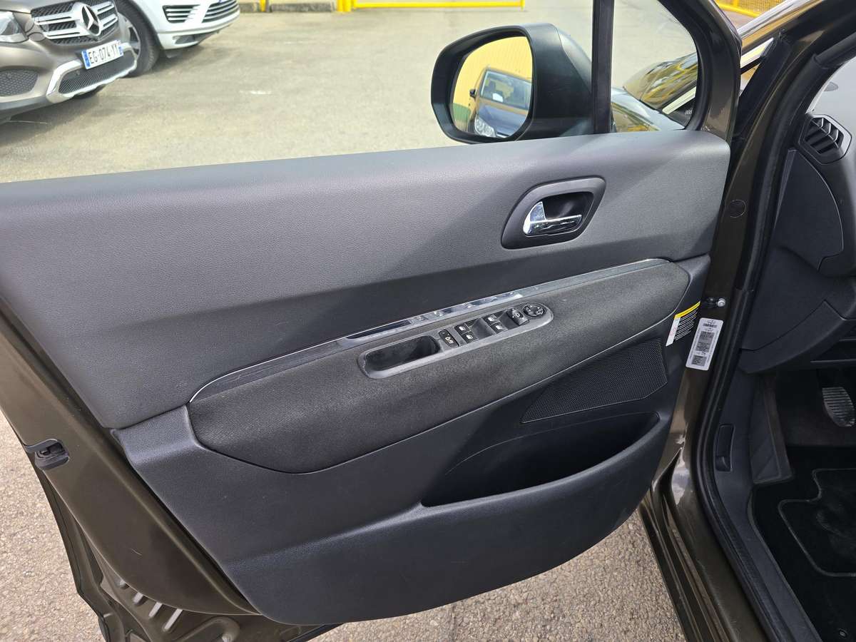 Peugeot 3008 2010 — photo 14