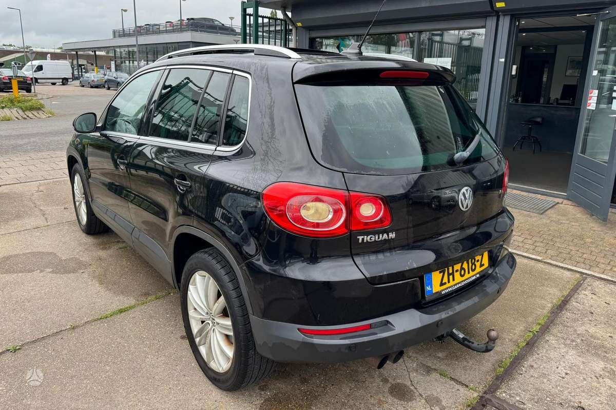 Volkswagen Tiguan 2008 — вигляд ззаду