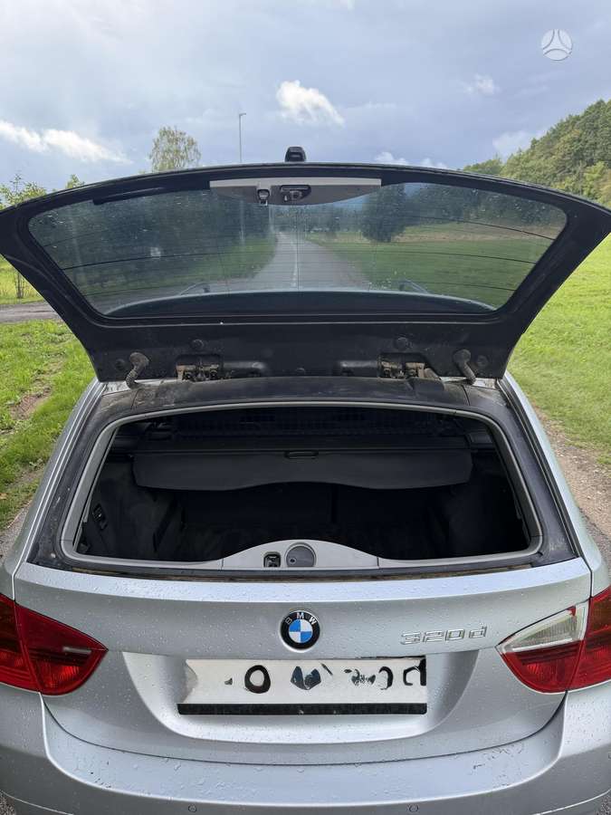 BMW 320 2005 — photo 14