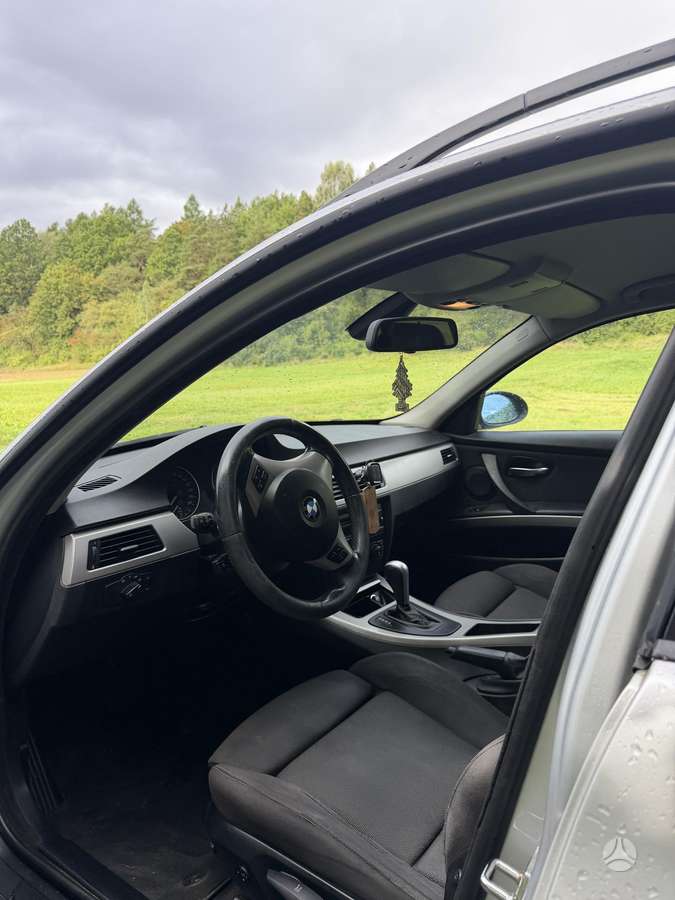 BMW 320 2005 — photo 15