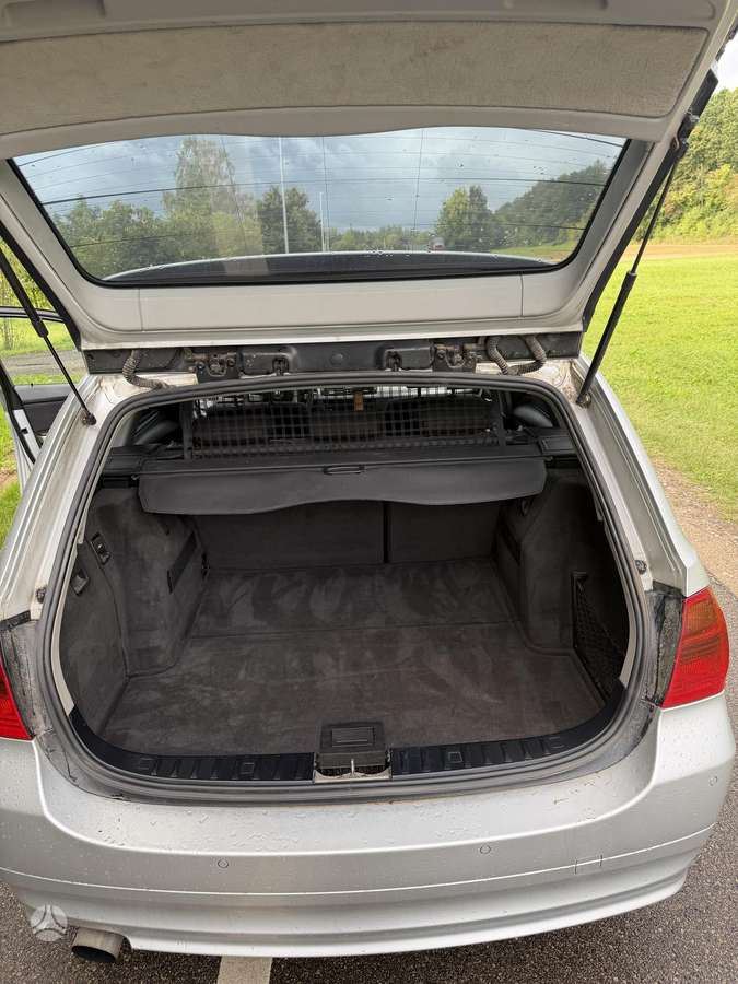 BMW 320 2005 — photo 16