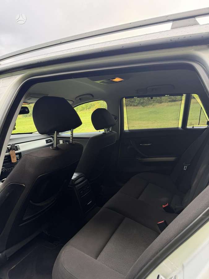 BMW 320 2005 — photo 18