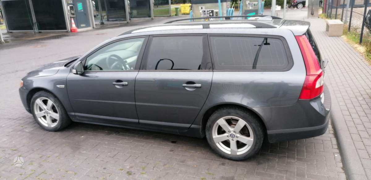 Volvo V70 2008 — салон