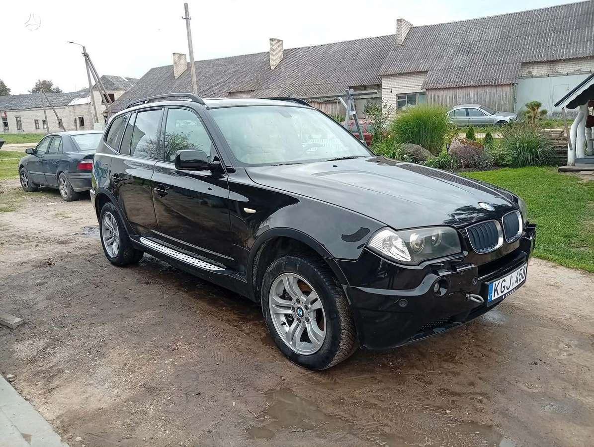 BMW X3 2004 — вигляд ззаду