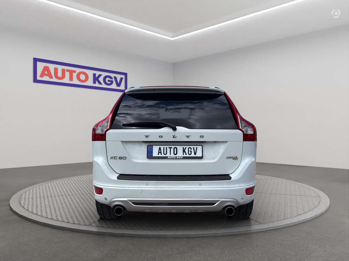 Volvo XC60 2012 — engine 2000 cm³, 163 HP (120kW)