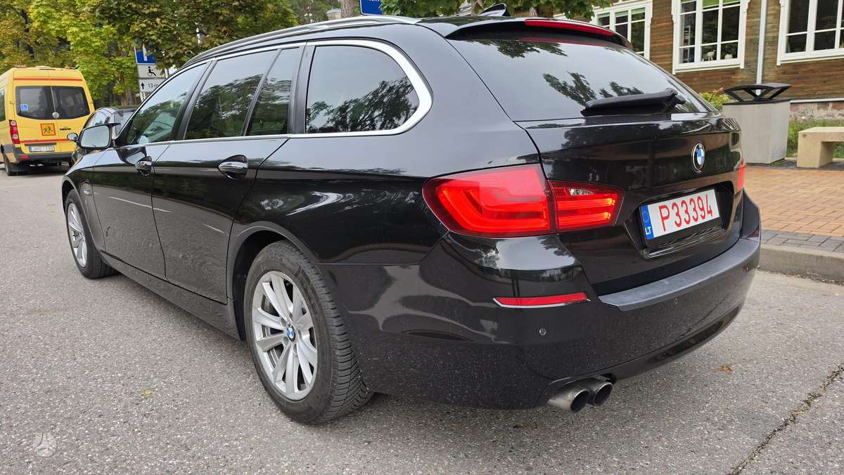 BMW 523 2010 — двигун 2996 cm³, 204 HP (150kW)