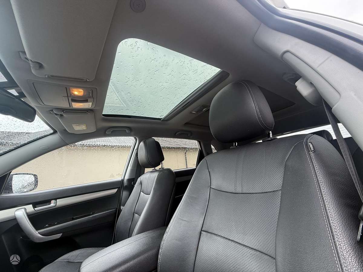 Kia Sorento 2011 — photo 8