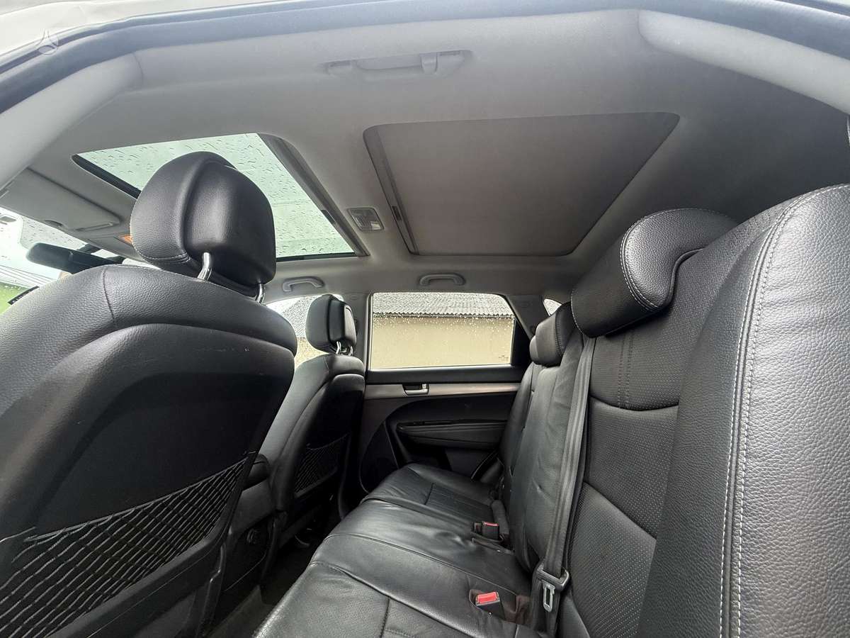 Kia Sorento 2011 — photo 9