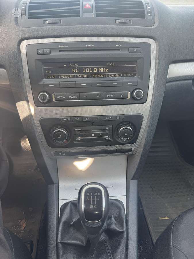 Skoda Octavia 2011 — photo 9