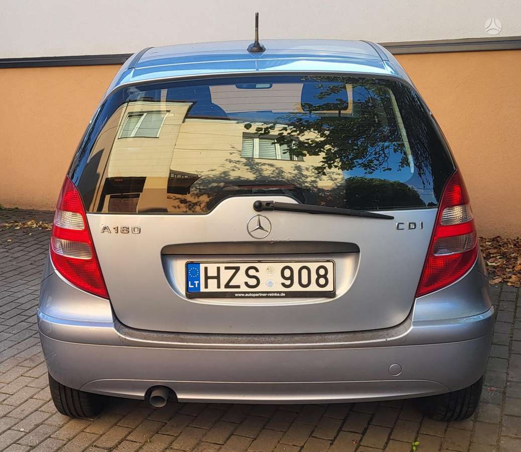 Mercedes-Benz A180 2006 — interior