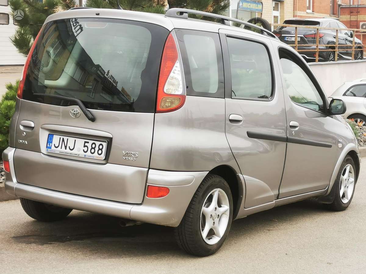 Toyota Yaris 2004 — photo 11