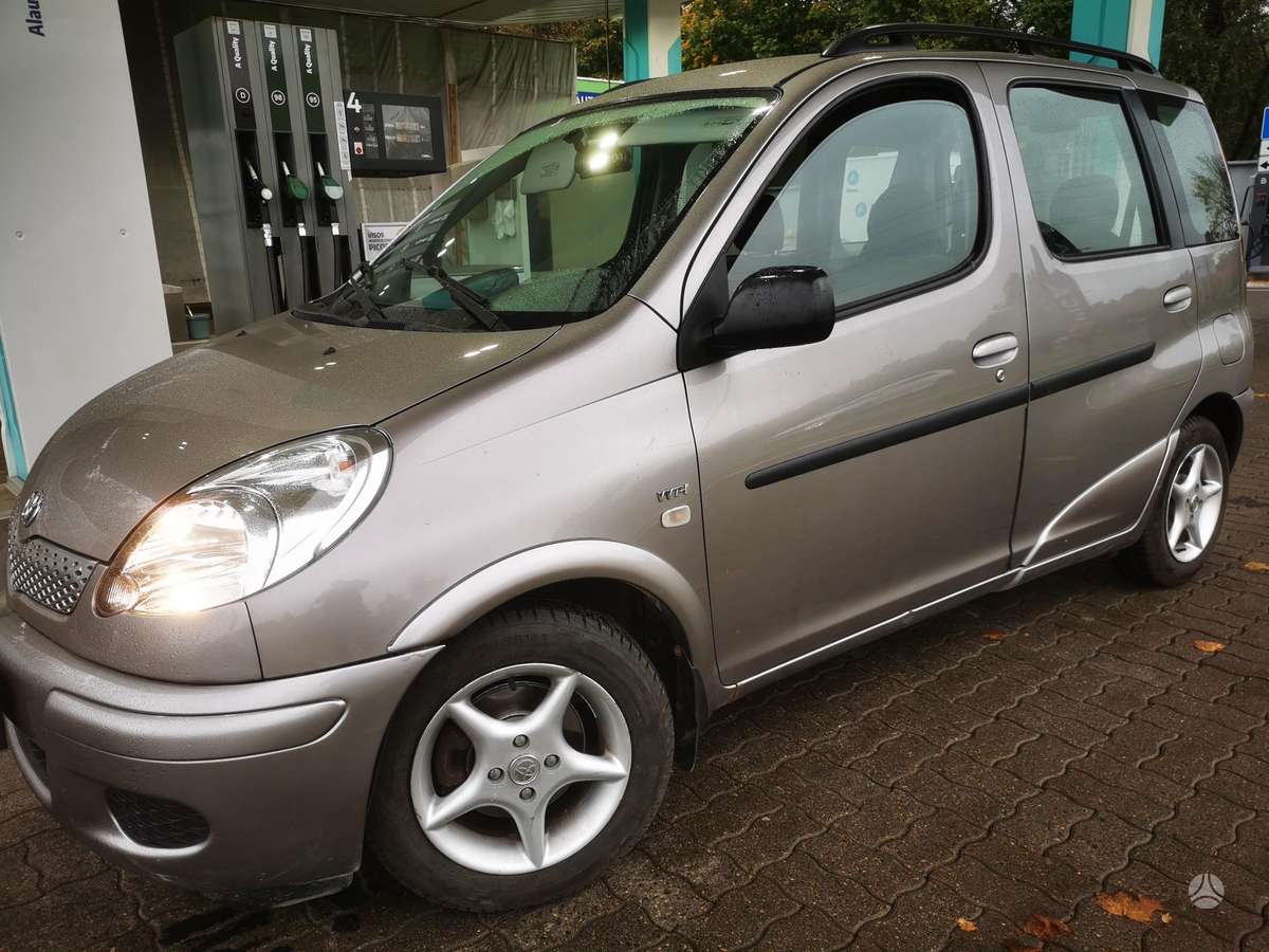 Toyota Yaris 2004 — photo 13