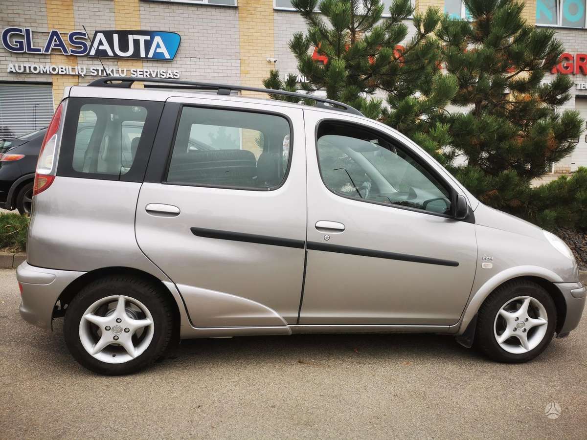 Toyota Yaris 2004 — photo 14