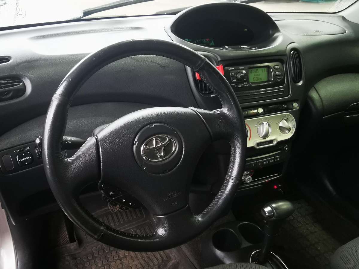 Toyota Yaris 2004 — photo 19