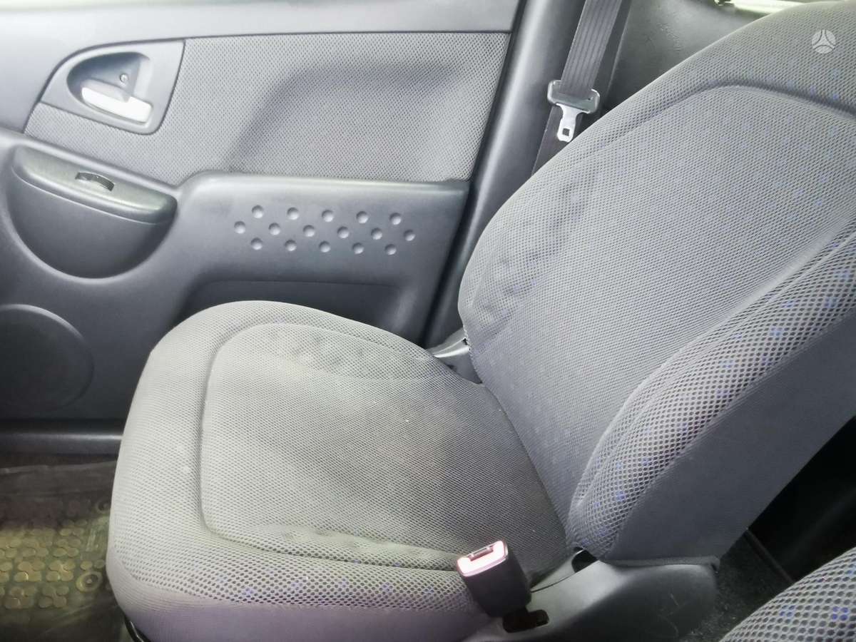 Toyota Yaris 2004 — photo 20