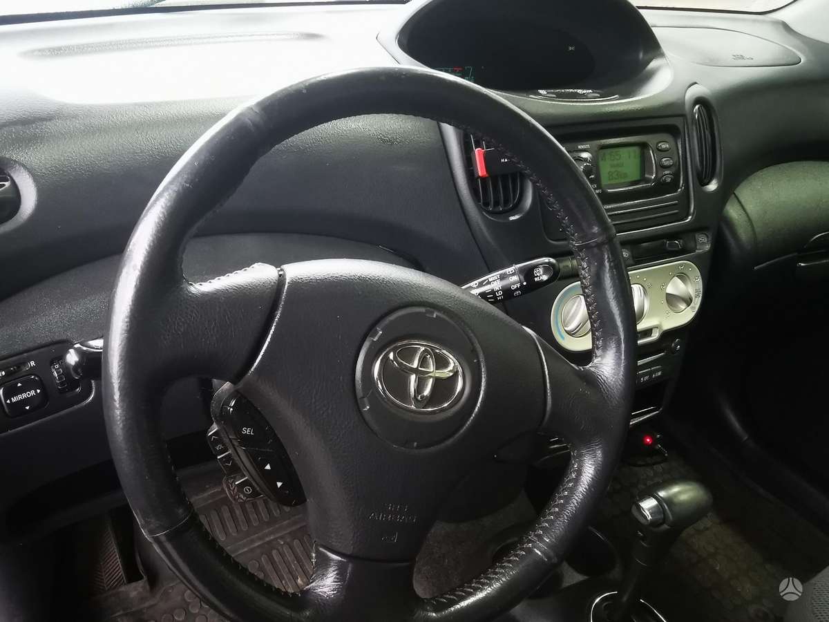Toyota Yaris 2004 — photo 22
