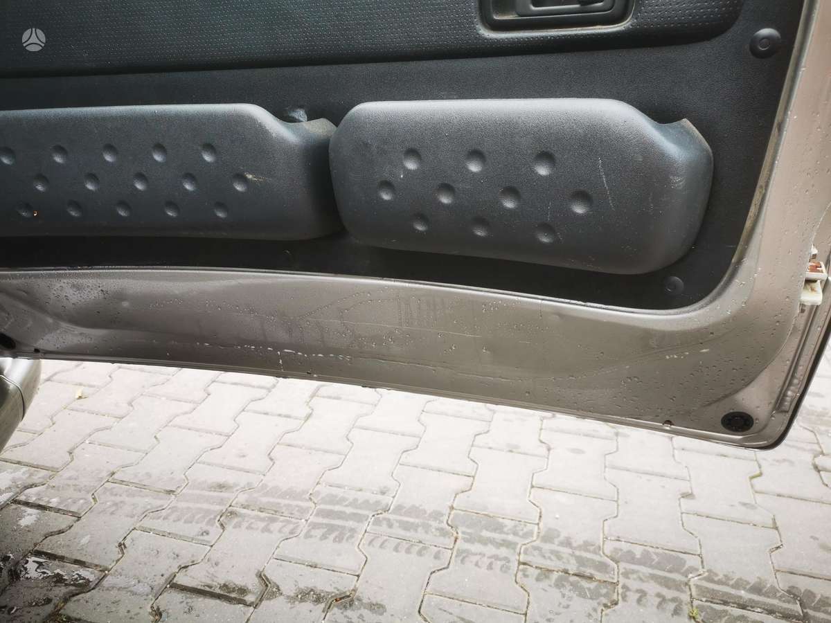 Toyota Yaris 2004 — photo 31