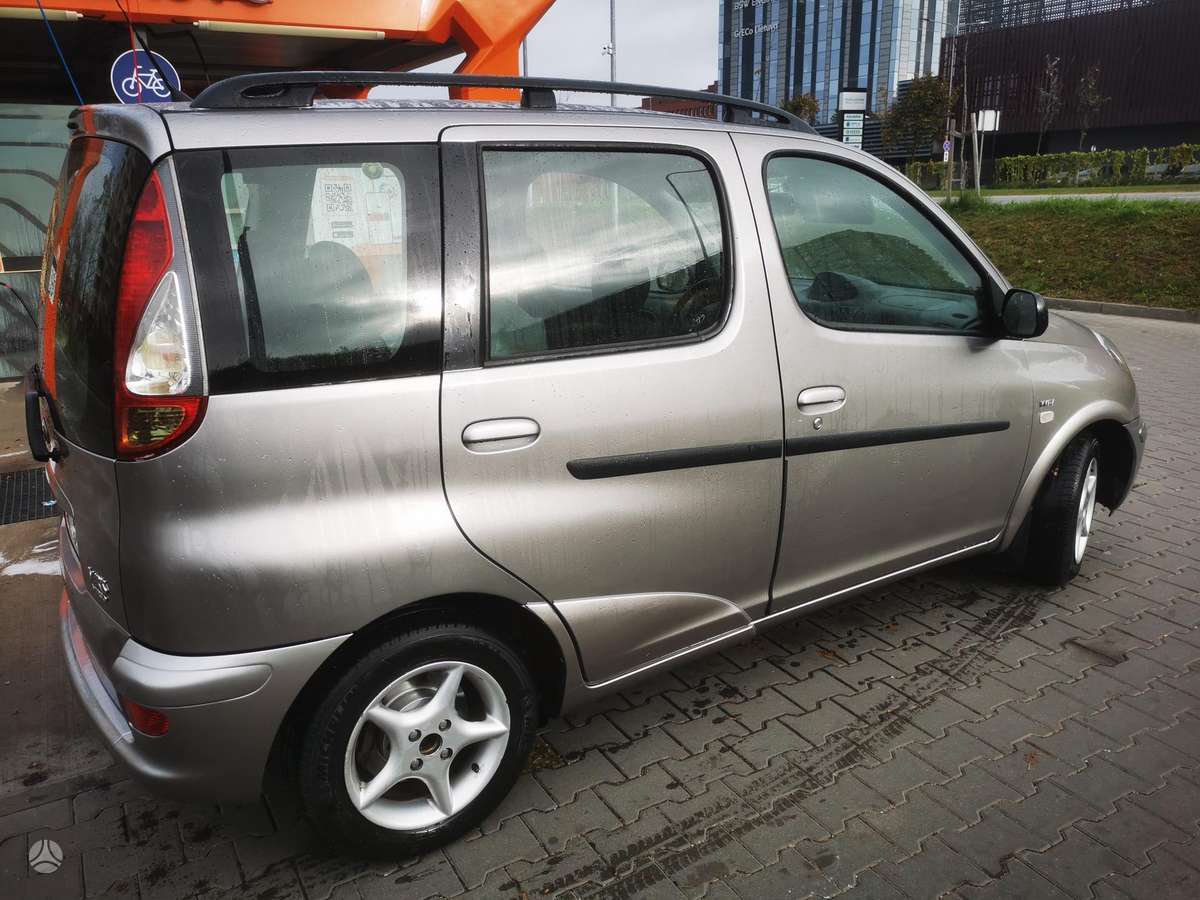 Toyota Yaris 2004 — photo 36