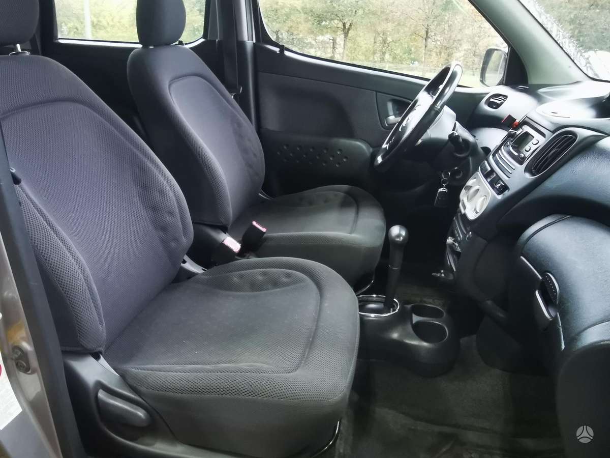 Toyota Yaris 2004 — photo 7