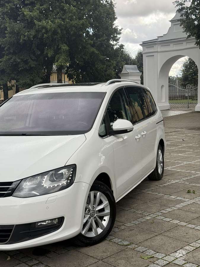 Volkswagen Sharan 2011 — photo 10
