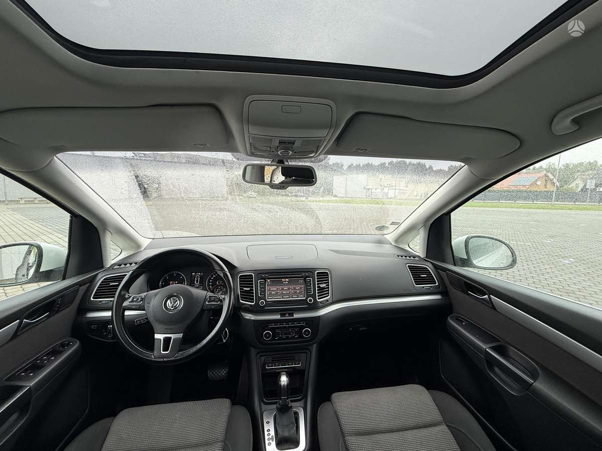 Volkswagen Sharan 2011 — photo 13