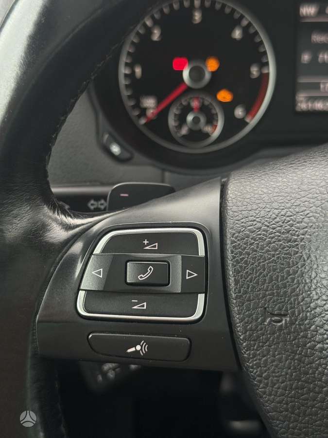 Volkswagen Sharan 2011 — photo 17