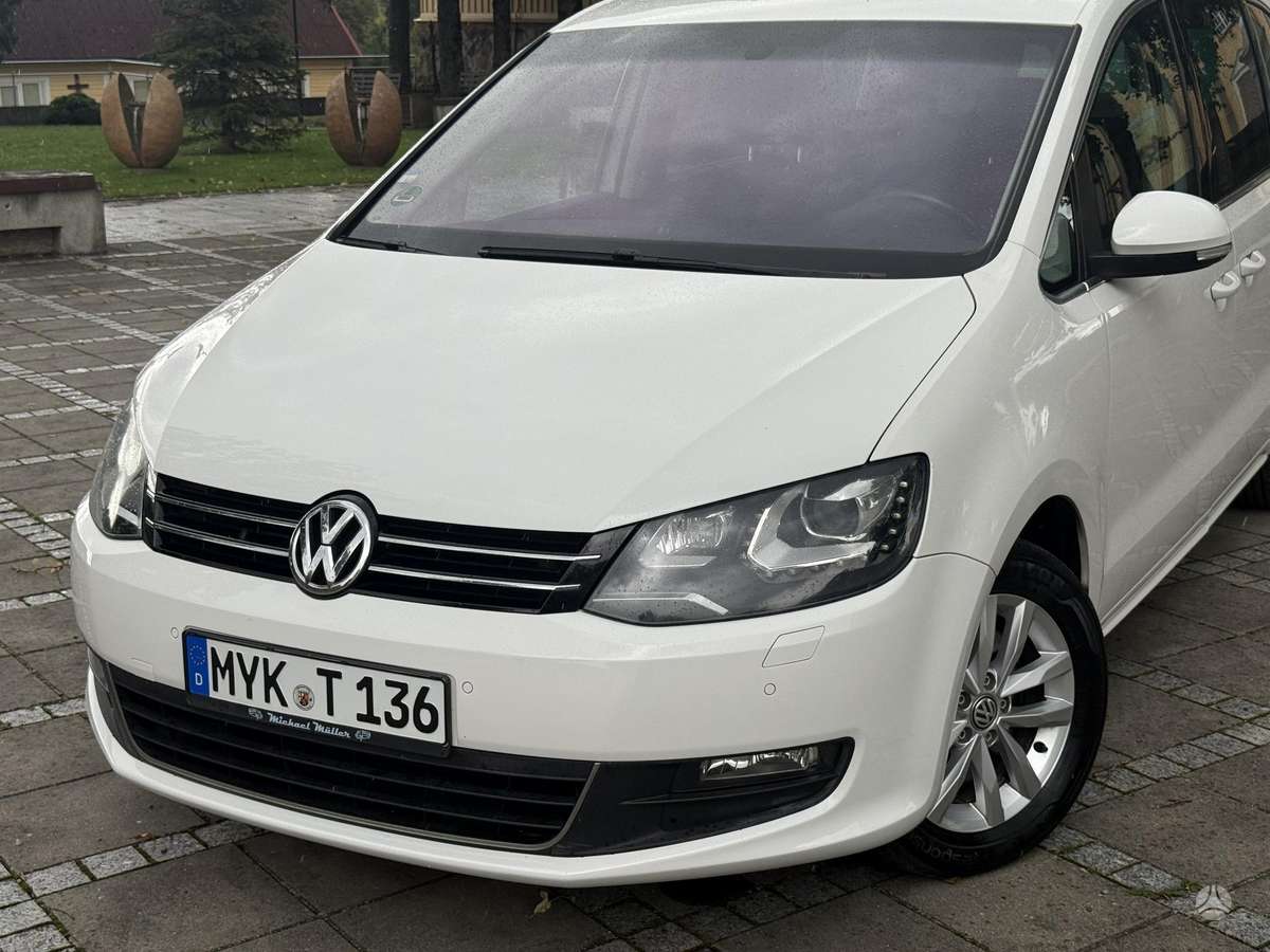 Volkswagen Sharan 2011 — rear view
