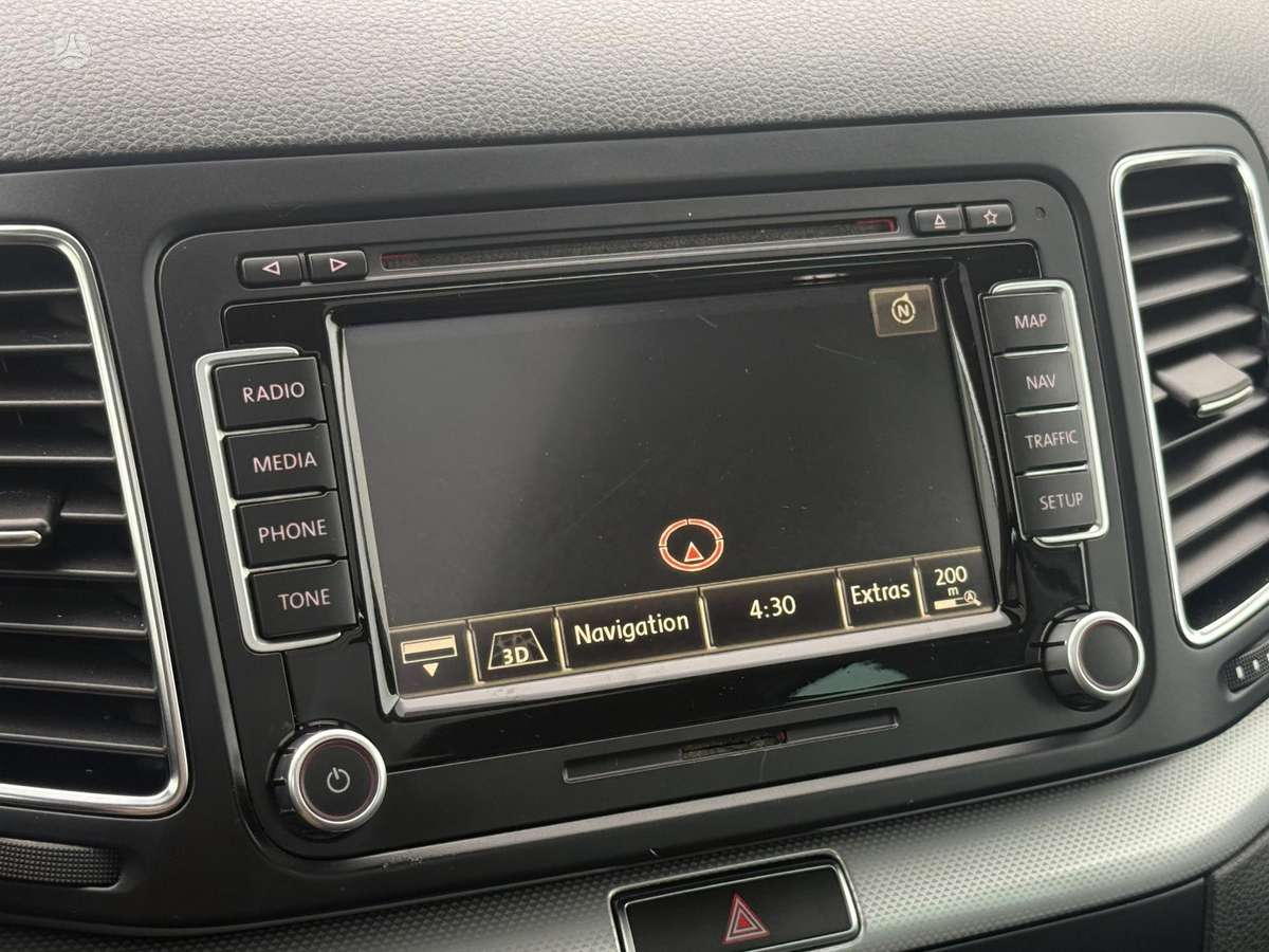 Volkswagen Sharan 2011 — photo 26