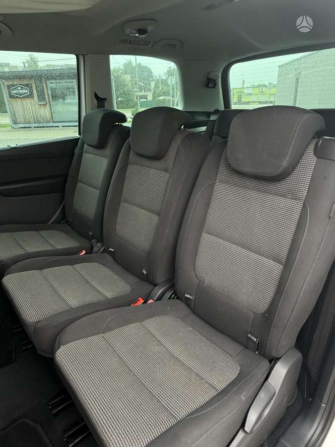 Volkswagen Sharan 2011 — photo 32