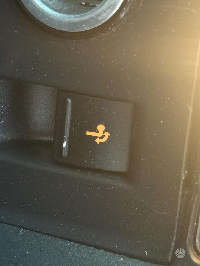 Volkswagen Sharan 2011 — photo 35