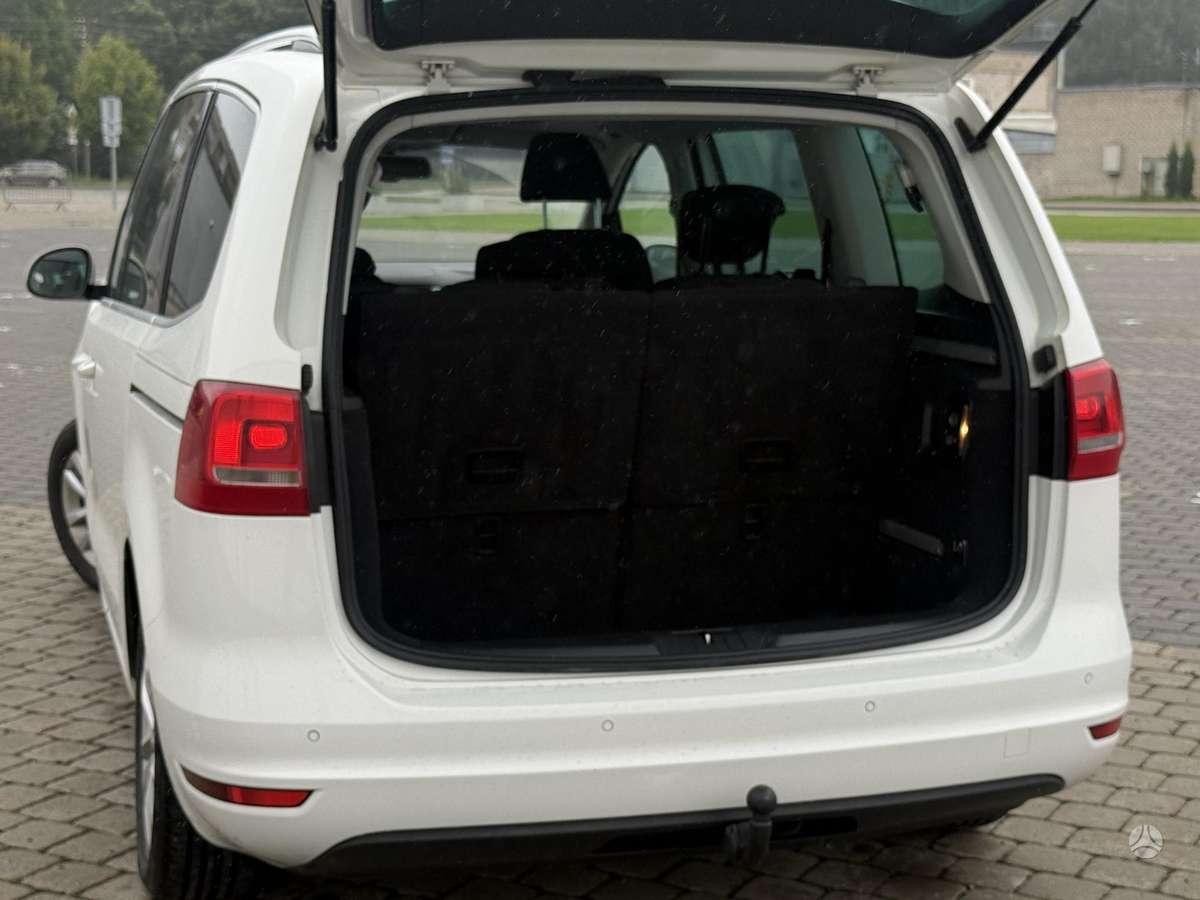Volkswagen Sharan 2011 — photo 37